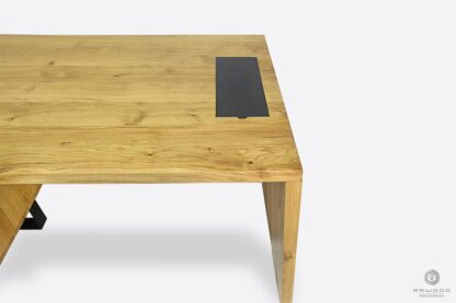 Design oak desk for size to office MOCCA
