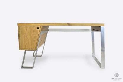 Desk of oak wood on metall legs to office BORA