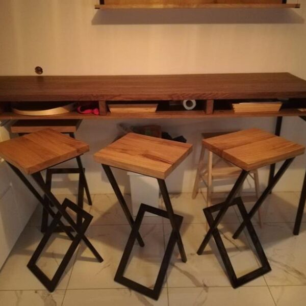 Hoker barowy drewniany do kuchni jadalni HUGON