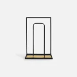 Stojak na ręczniki z drewna i metalu