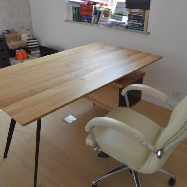 Drewniane biurko designerskie z szufladami z metalowymi nogami do domowego gabinetu VITA