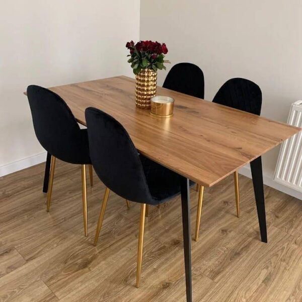 Nowoczesny stół z dębowym blatem metalowymi nogami do salonu VITA