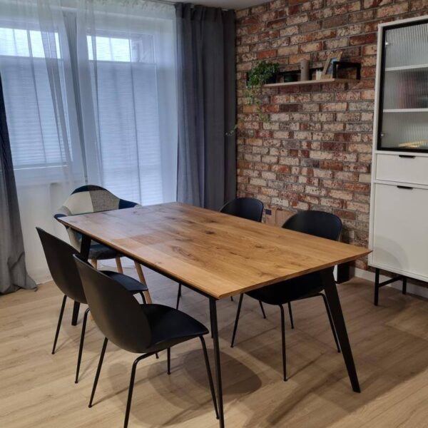 Elegancki stół z dębowym blatem na metalowych nogach na zamówienie do jadalni VITA RaWood