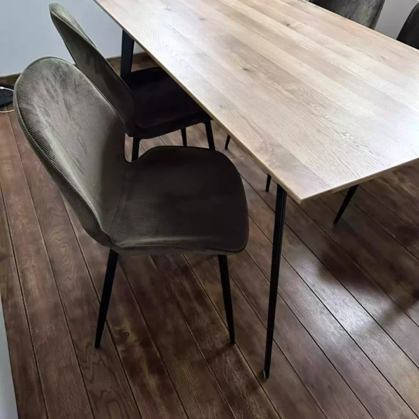 Stół do salonu z drewnianym blatem VITA II