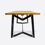 Stół GERES z dębowym blatem na metalowej podstawie do jadalni