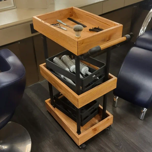 drewniany wózek fryzjerski w stylu loft